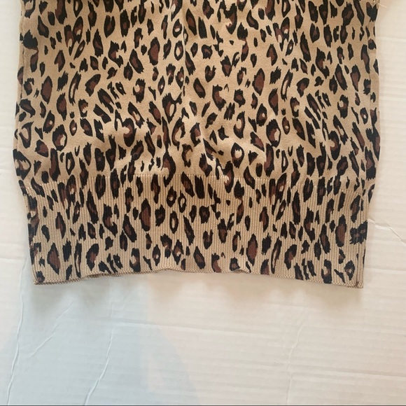 Demanding women’s leopard print sweater top, size small, slim fit. - Picture 7 of 12